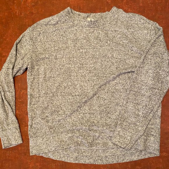 H&M Sweater - Picture 1 of 2